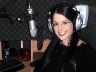 קריינית באנגלית באולפן קריינות